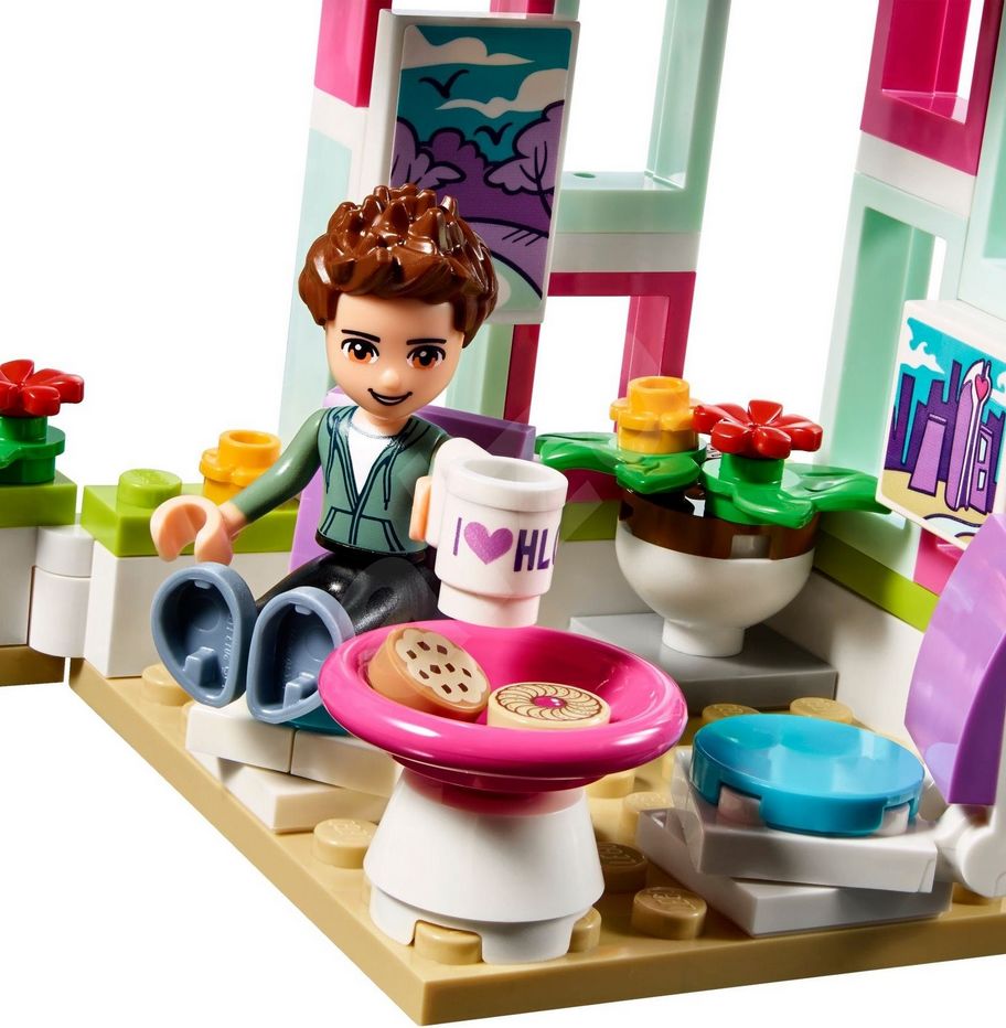 Lego friends art cafe on sale