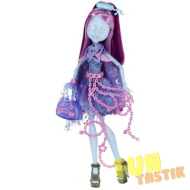 Кукла Monster High Киеми Хантерли