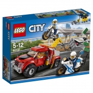 Конструктор LEGO City 60137: Побег на буксировщике